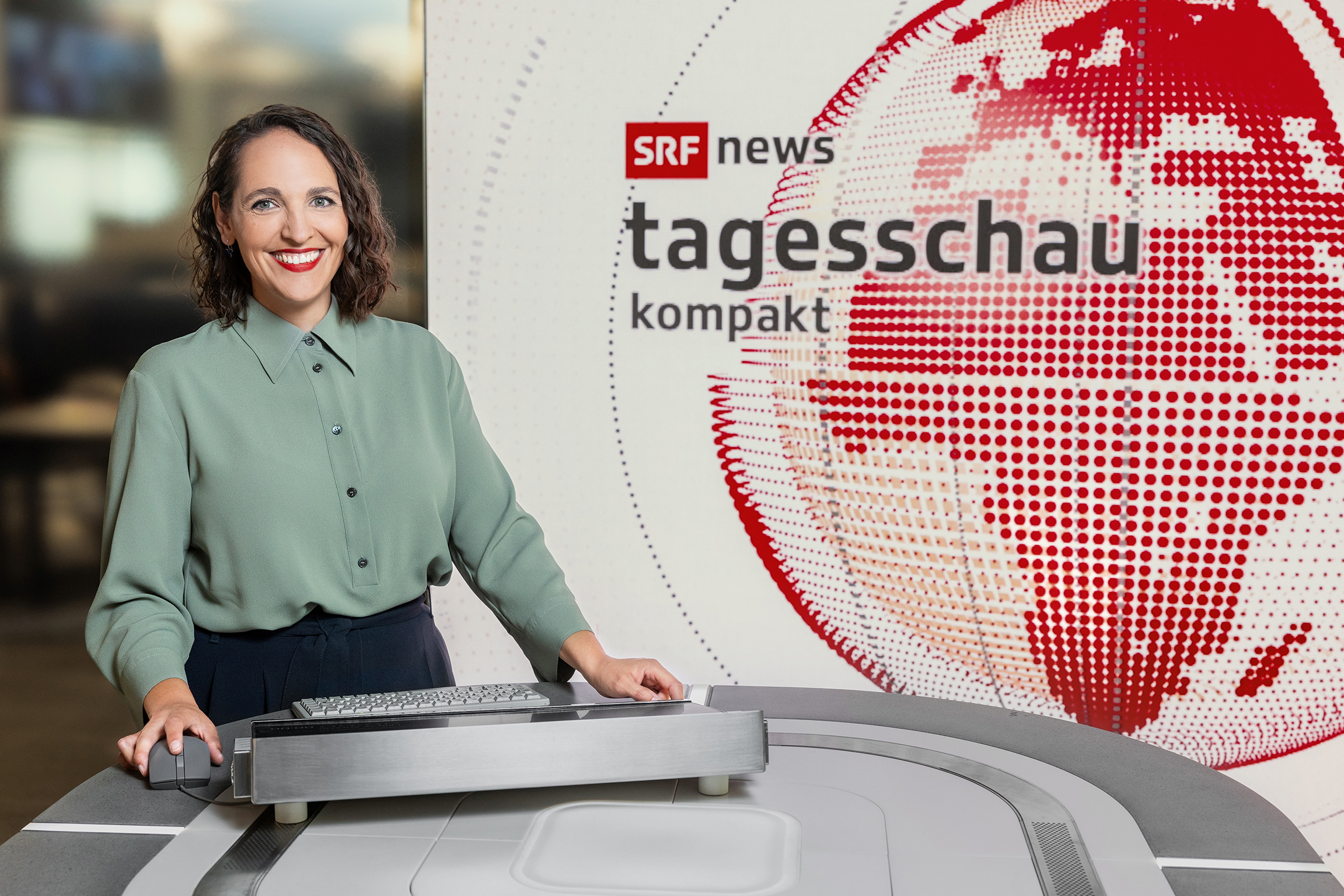 Isabel Gajardo vor der Kamera des SRF