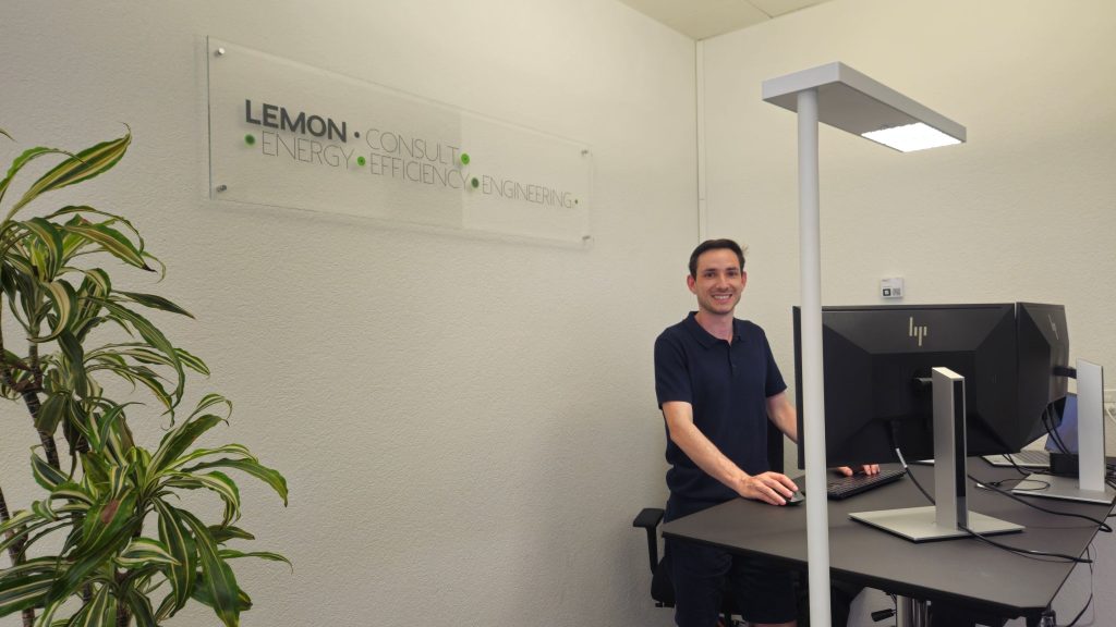 Gregor Mahrer arbeitet bei Lemon Consult an Projekten zu Energieeffizienz, Ressourcennutzung und Dekarbonisierung.